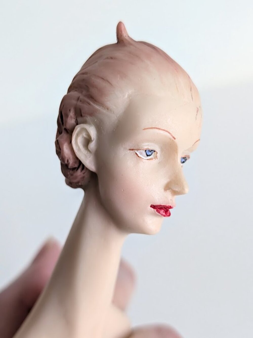 Vintage Direct Connection Miniature Female Mannequin Display Bust w/ Red Hat - Picture 9 of 13